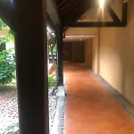 Charming Beachfront In Апартаменты