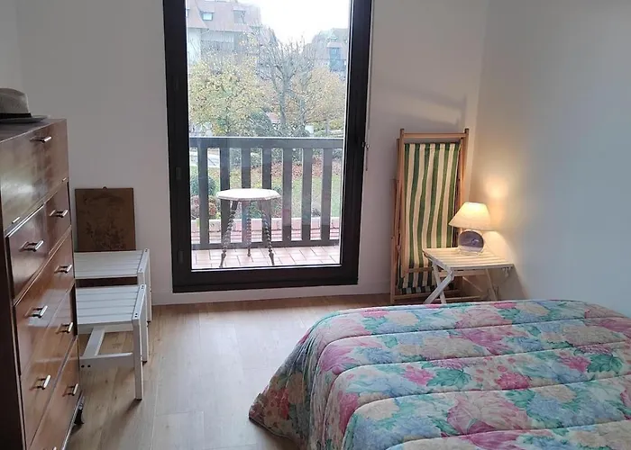 Charming Beachfront In Апартаменты