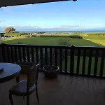 아파트 Charming Beachfront In