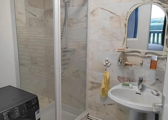 Charming Beachfront In * 多维尔